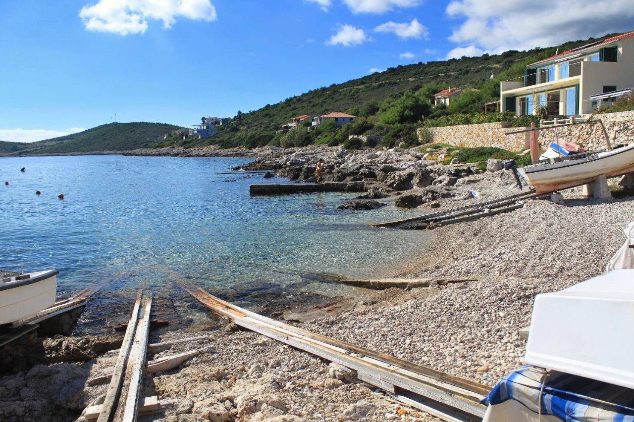 Apartments By The Sea Milna, Vis - 8895 Рукавац Экстерьер фото